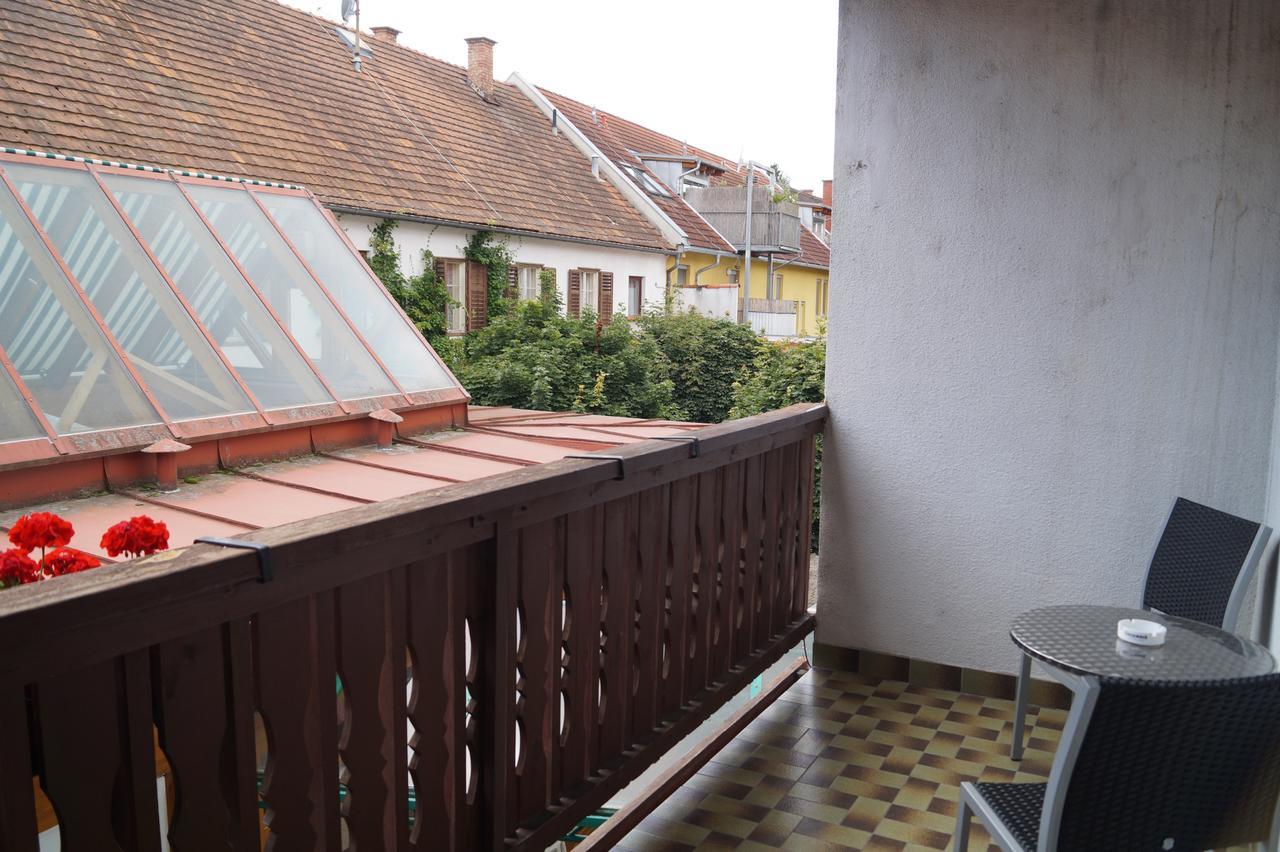 Gasthof Zum Hirschen Burgau Buitenkant foto
